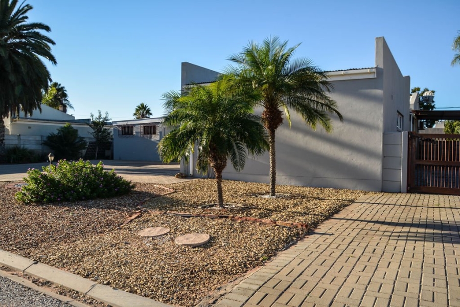 4 Bedroom Property for Sale in Vredendal Western Cape